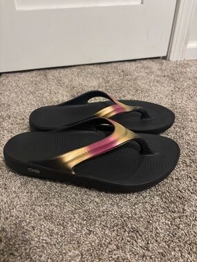 OOFOS OOlala Luxe Calypso ROSE GOLD Recovery Sandal Women’s Size 11 EU 42